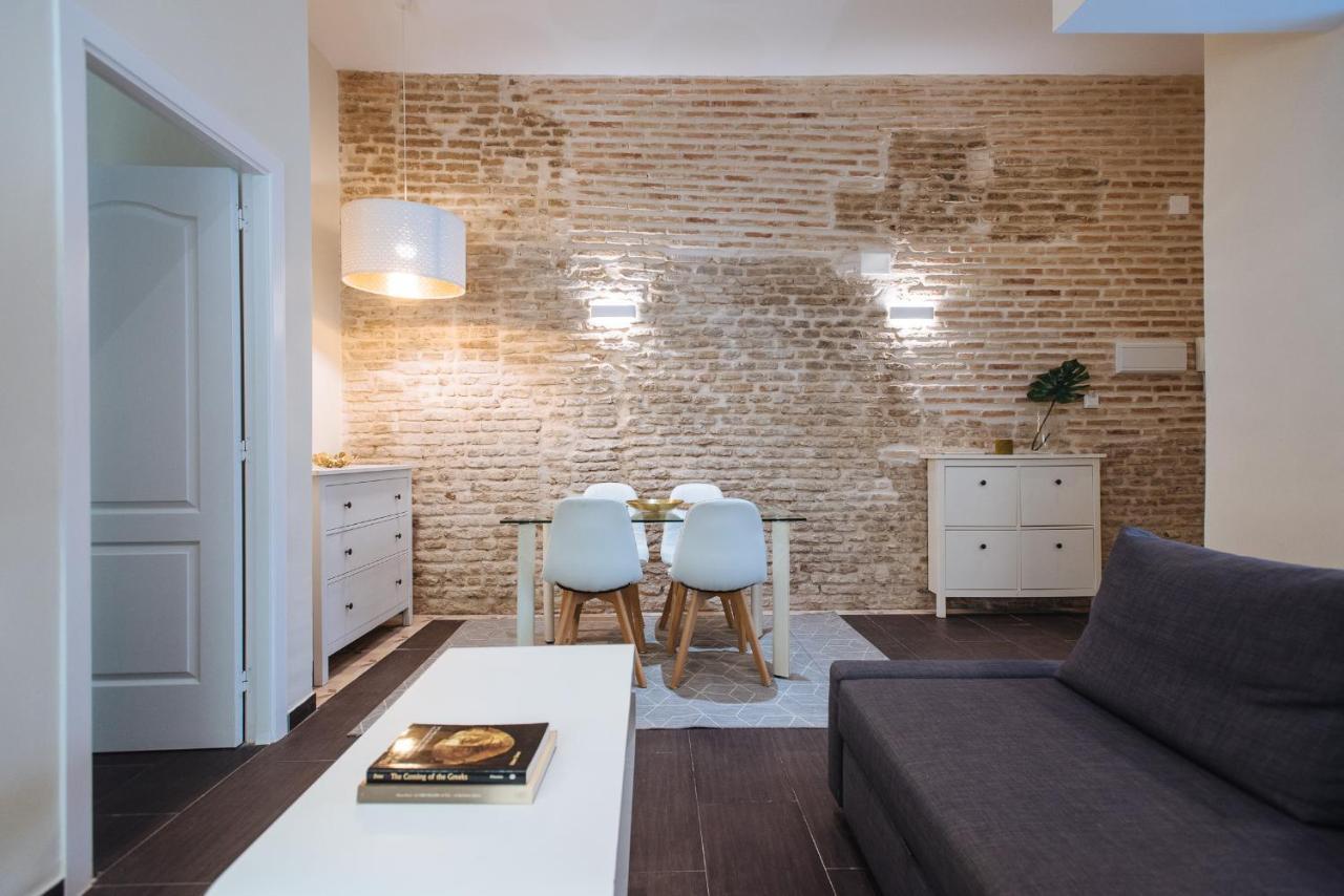 Cozy Apartment In House-Palace With Private Patio เซบีญา ภายนอก รูปภาพ